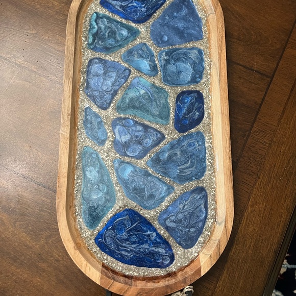 Wooden tray design with resin - Picture 2 of 5